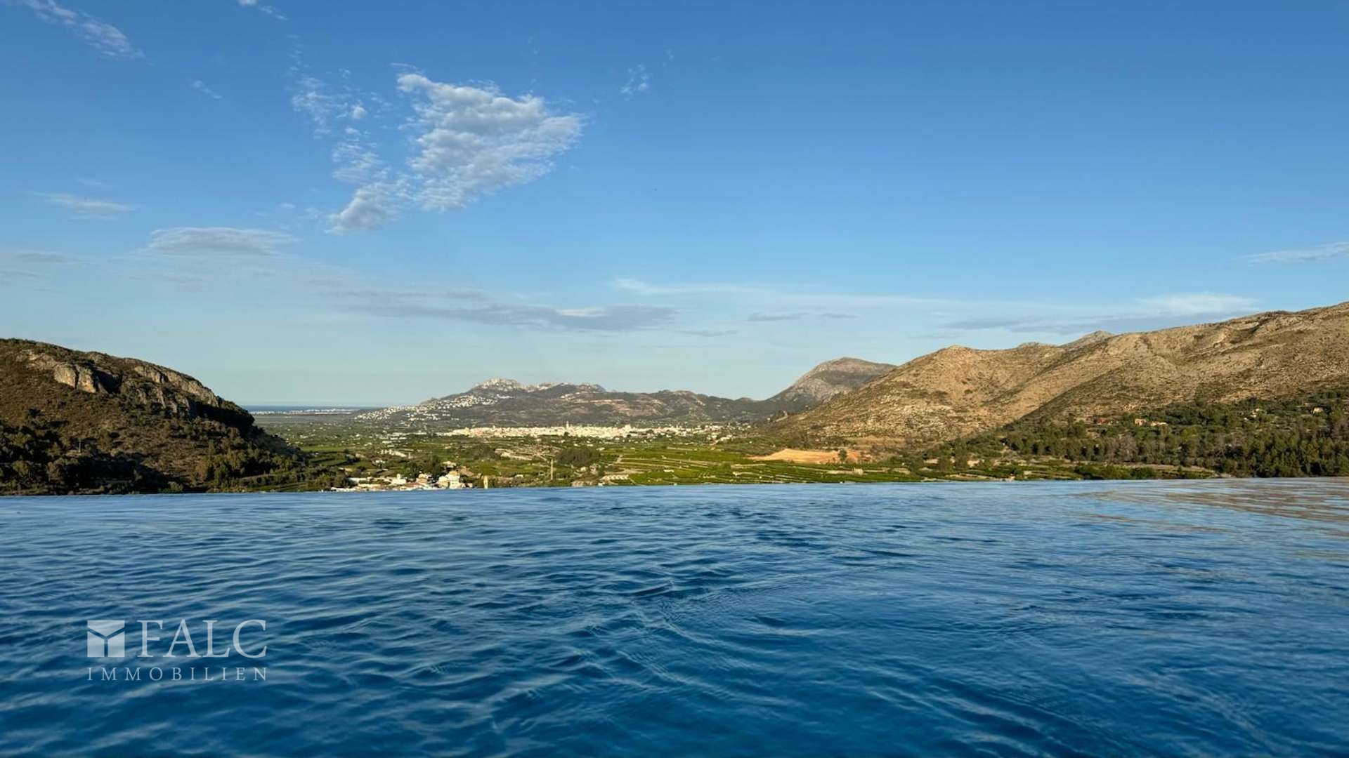 Blick vom Pool aus